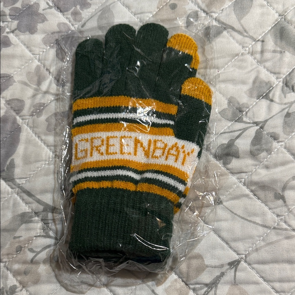 Green and Gold 'Greenbay' Knit Gloves